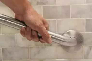 We install grab bars for seniors and handicap bathroom remodel in Okc, Edmond Ok, Olahoma